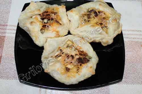 Шаг 8 к рецепту приготовления слоёных корзиночек с грибами и курицей