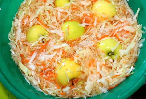 Не забываем в конце про лесные яблочки